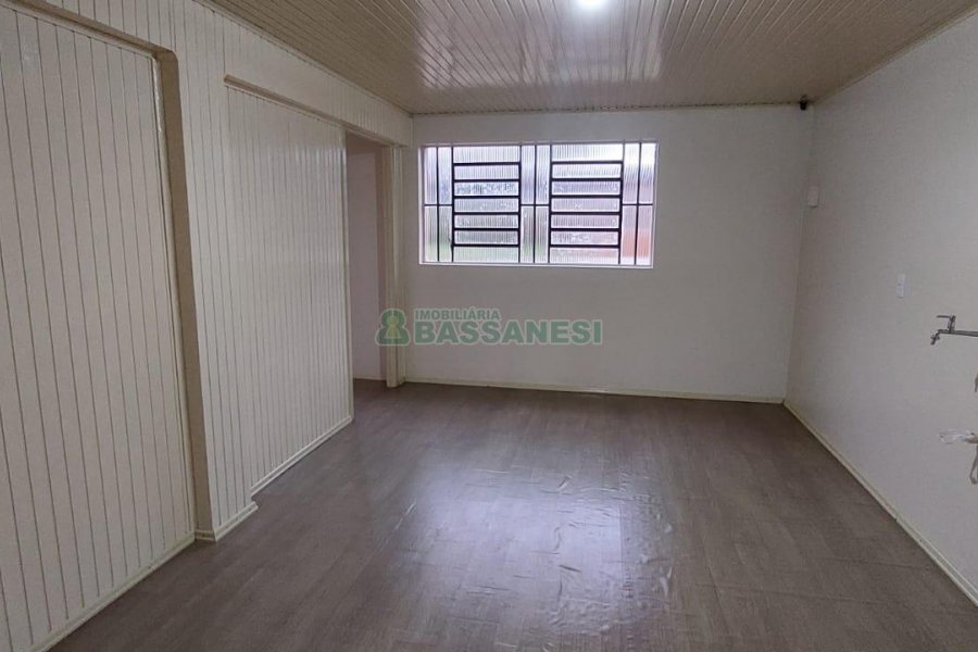 Casa com 60m², 2 dormitórios, no bairro Jardim das Hortências em Caxias do Sul para Alugar