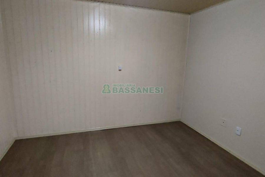Casa com 60m², 2 dormitórios, no bairro Jardim das Hortências em Caxias do Sul para Alugar