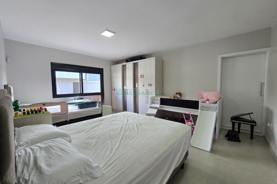 Casa com 330m², 4 dormitórios, 6 vagas, no bairro Monte Bérico em Caxias do Sul para Alugar ou Comprar