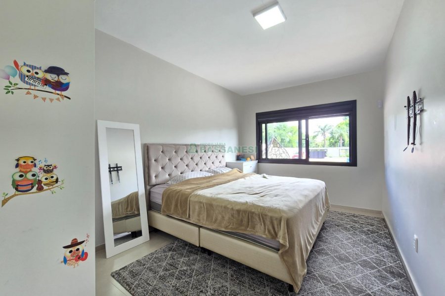 Casa com 330m², 4 dormitórios, 6 vagas, no bairro Monte Bérico em Caxias do Sul para Alugar ou Comprar
