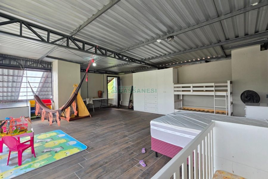 Casa com 330m², 4 dormitórios, 6 vagas, no bairro Monte Bérico em Caxias do Sul para Alugar ou Comprar