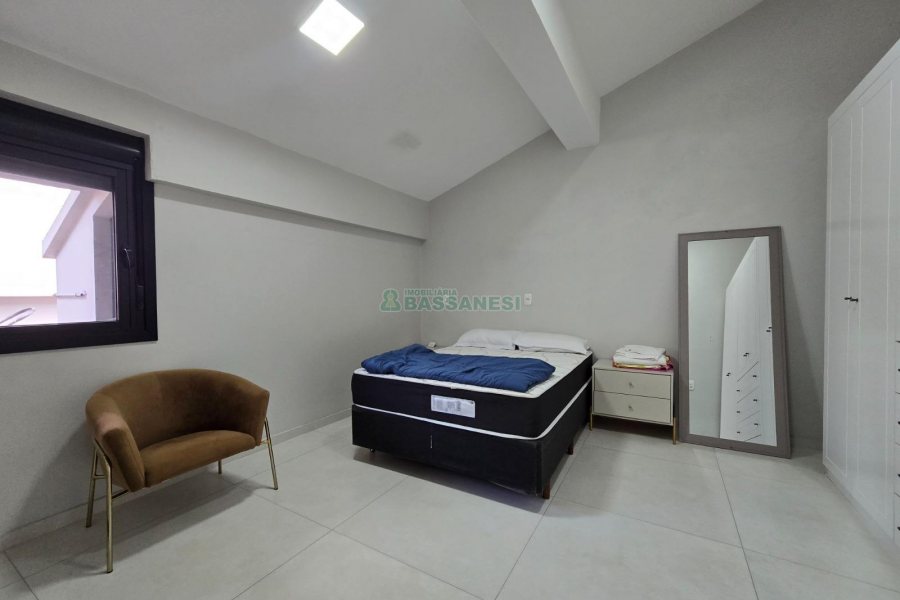 Casa com 330m², 4 dormitórios, 6 vagas, no bairro Monte Bérico em Caxias do Sul para Alugar ou Comprar
