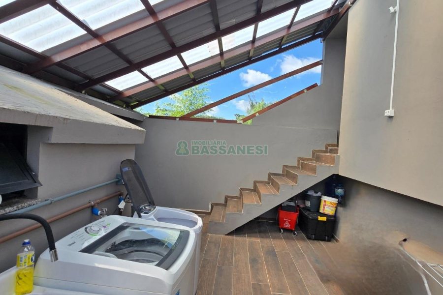 Casa com 330m², 4 dormitórios, 6 vagas, no bairro Monte Bérico em Caxias do Sul para Alugar ou Comprar