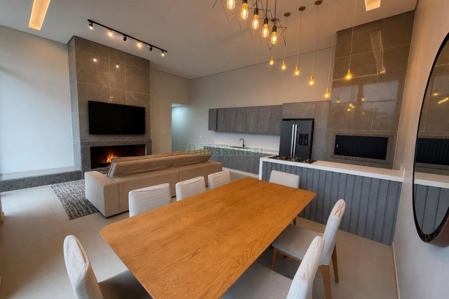 Casa com 330m², 4 dormitórios, 6 vagas, no bairro Monte Bérico em Caxias do Sul para Alugar ou Comprar