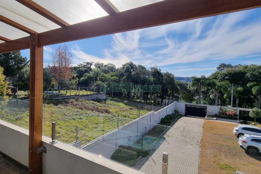 Casa com 330m², 4 dormitórios, 6 vagas, no bairro Monte Bérico em Caxias do Sul para Alugar ou Comprar