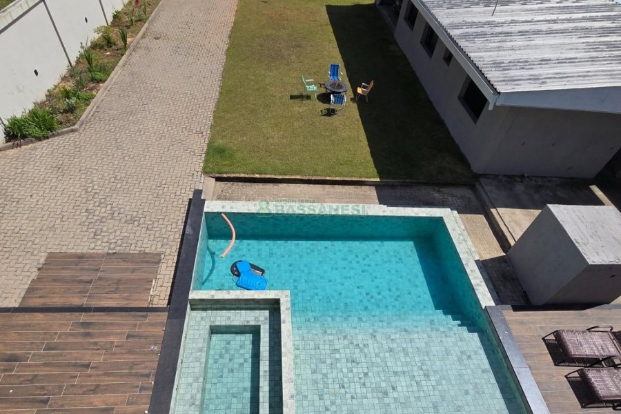 Casa com 330m², 4 dormitórios, 6 vagas, no bairro Monte Bérico em Caxias do Sul para Alugar ou Comprar