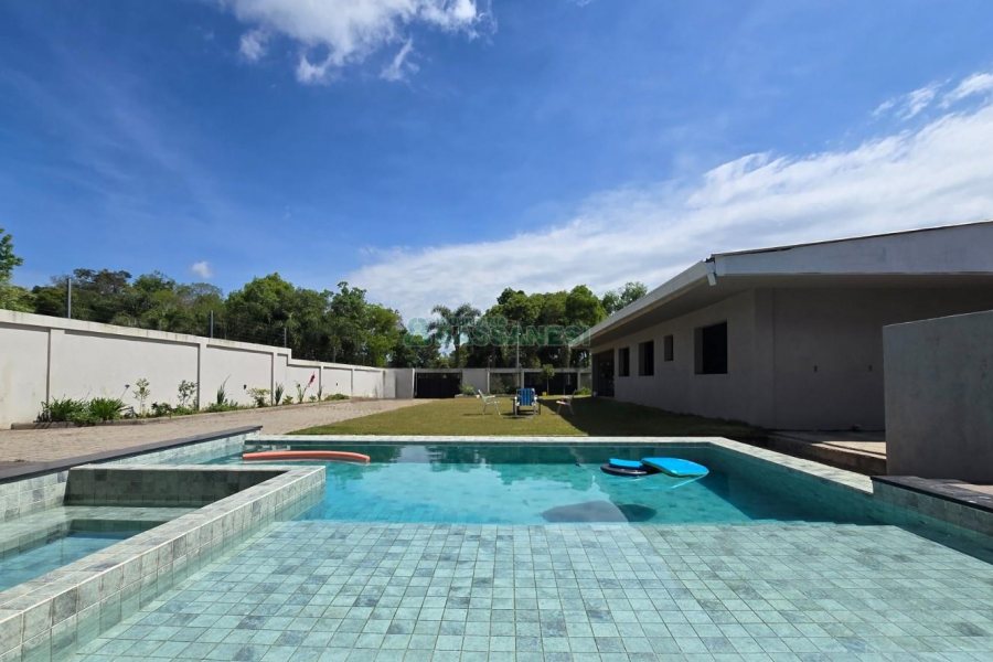 Casa com 330m², 4 dormitórios, 6 vagas, no bairro Monte Bérico em Caxias do Sul para Alugar ou Comprar