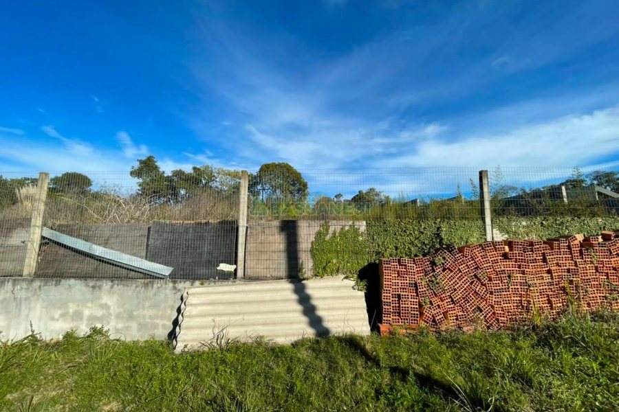 Terreno com 1000m², no bairro Monte Bérico em Caxias do Sul para Comprar