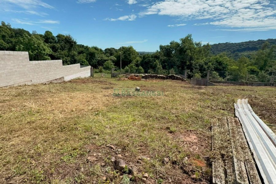 Terreno com 1000m², no bairro Monte Bérico em Caxias do Sul para Comprar