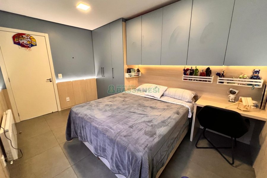 Casa com 144m², 2 dormitórios, 2 vagas, no bairro São Luiz em Caxias do Sul para Comprar