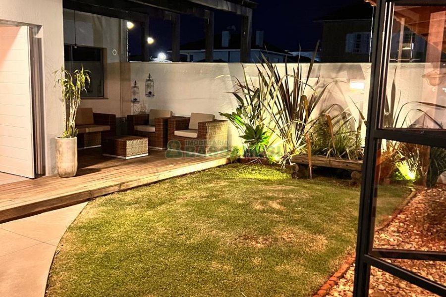Casa com 144m², 2 dormitórios, 2 vagas, no bairro São Luiz em Caxias do Sul para Comprar