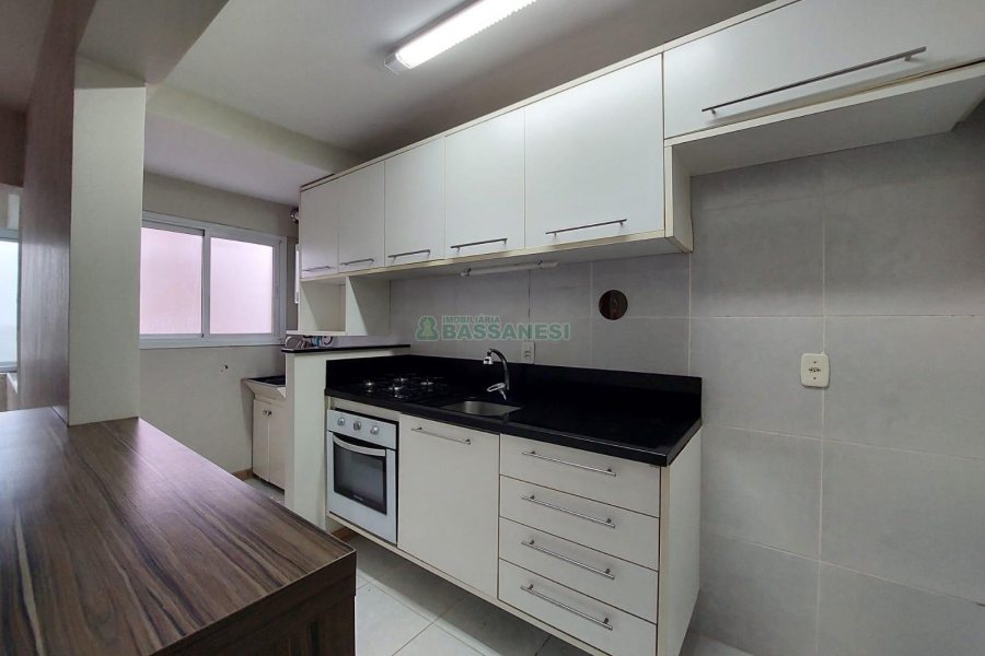 Apto Mobiliado com 60m², 1 dormitório, 1 vaga, no bairro Lourdes em Caxias do Sul para Alugar