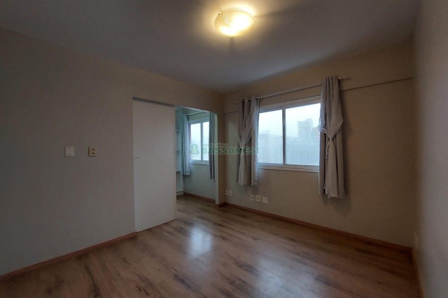 Apto Mobiliado com 60m², 1 dormitório, 1 vaga, no bairro Lourdes em Caxias do Sul para Alugar