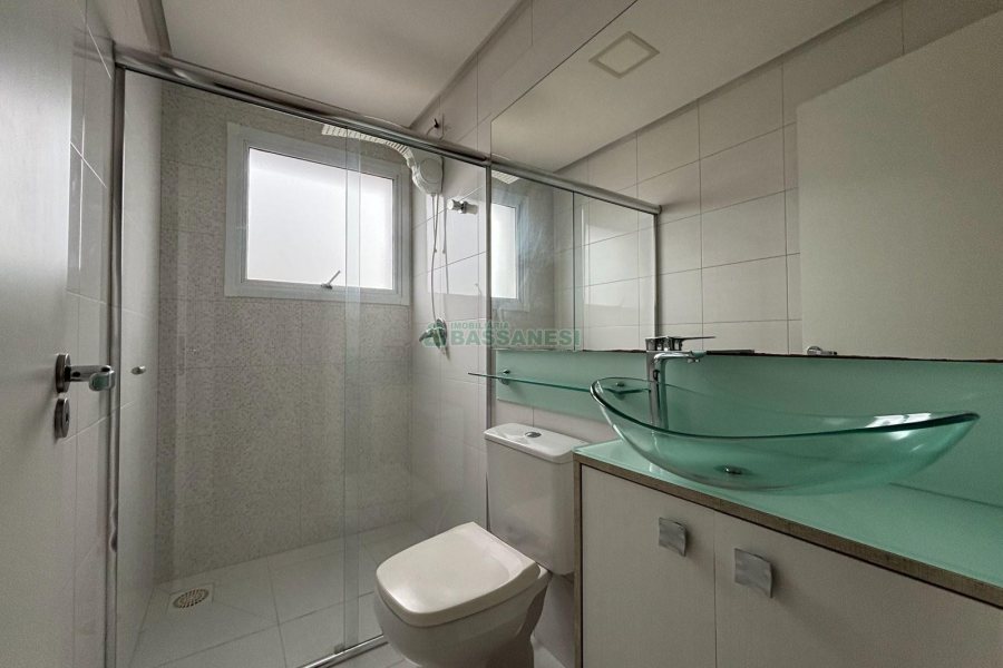 Apartamento com 72m², 2 dormitórios, 2 vagas, no bairro Pio X em Caxias do Sul para Alugar