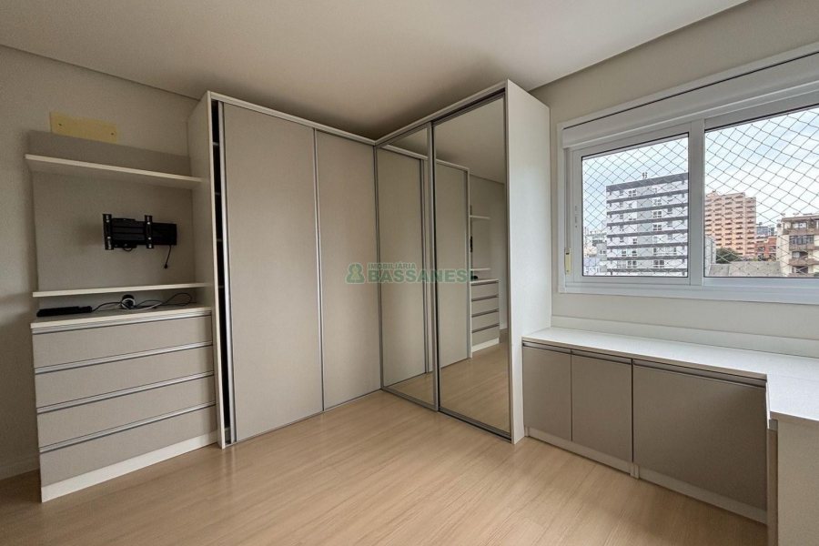 Apartamento com 72m², 2 dormitórios, 2 vagas, no bairro Pio X em Caxias do Sul para Alugar