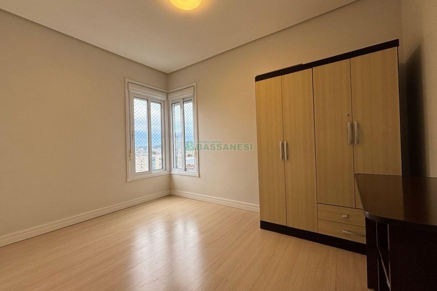 Apartamento com 72m², 2 dormitórios, 2 vagas, no bairro Pio X em Caxias do Sul para Alugar