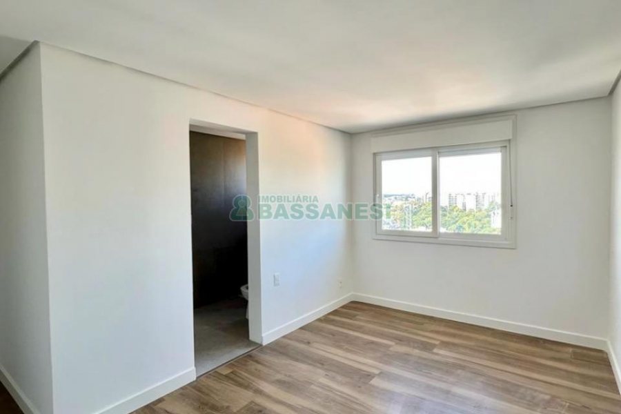 Apartamento com 154m², 3 dormitórios, 3 vagas, no bairro Madureira em Caxias do Sul para Comprar