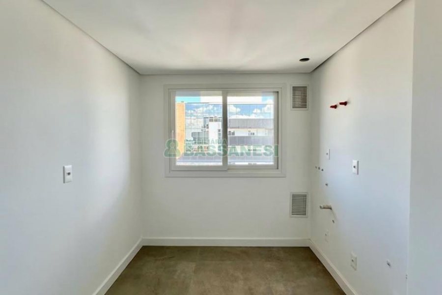 Apartamento com 154m², 3 dormitórios, 3 vagas, no bairro Madureira em Caxias do Sul para Comprar