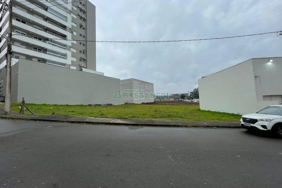 Terreno com 1020m², no bairro Villagio Iguatemi em Caxias do Sul para Comprar