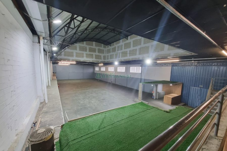 Pavilhão com 570m², no bairro Desvio Rizzo em Caxias do Sul para Alugar