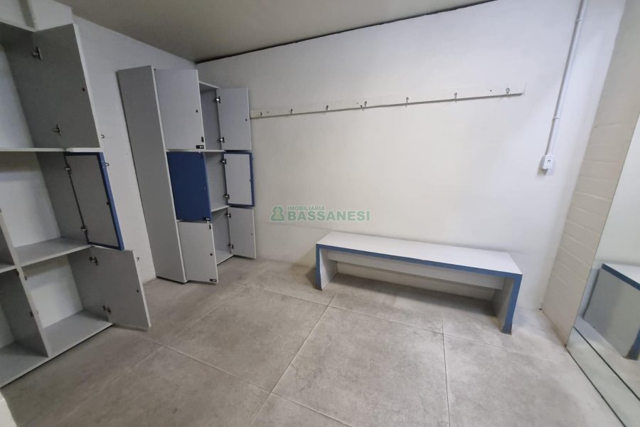 Pavilhão com 570m², no bairro Desvio Rizzo em Caxias do Sul para Alugar