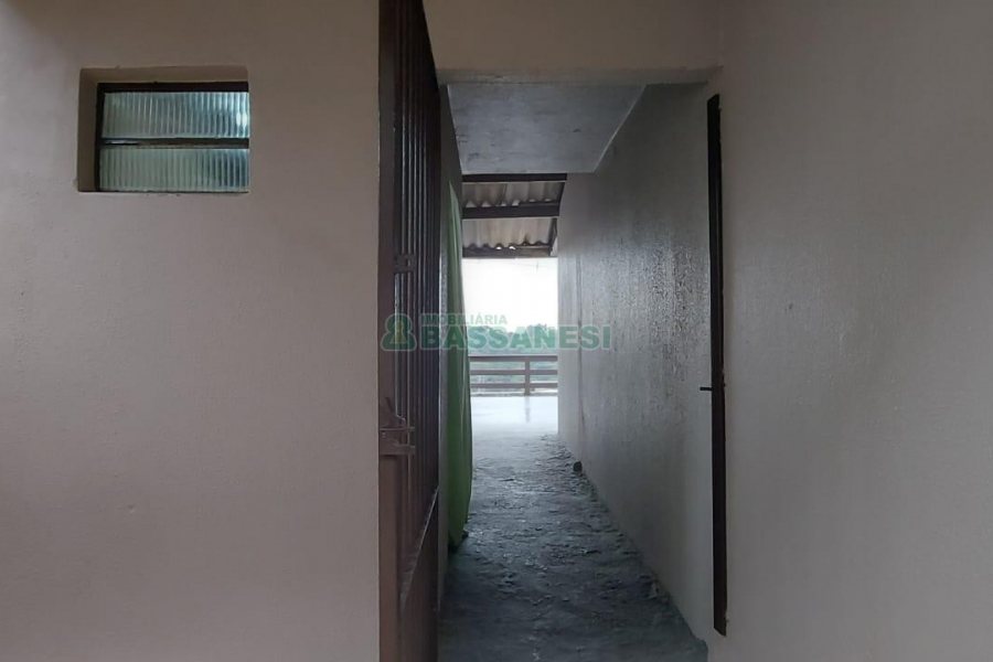Casa com 54m², 3 dormitórios, 1 vaga, no bairro São Cristóvão em Caxias do Sul para Alugar