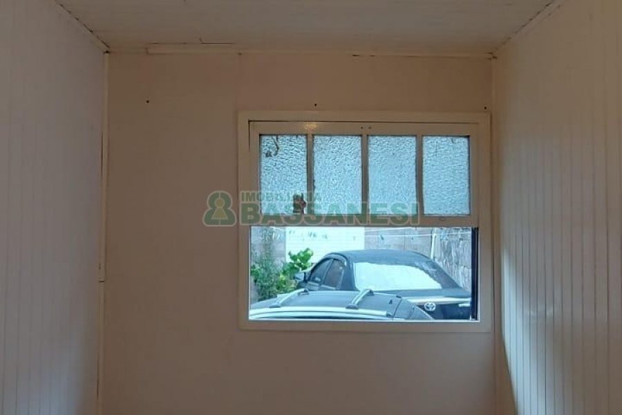 Casa com 54m², 3 dormitórios, 1 vaga, no bairro São Cristóvão em Caxias do Sul para Alugar