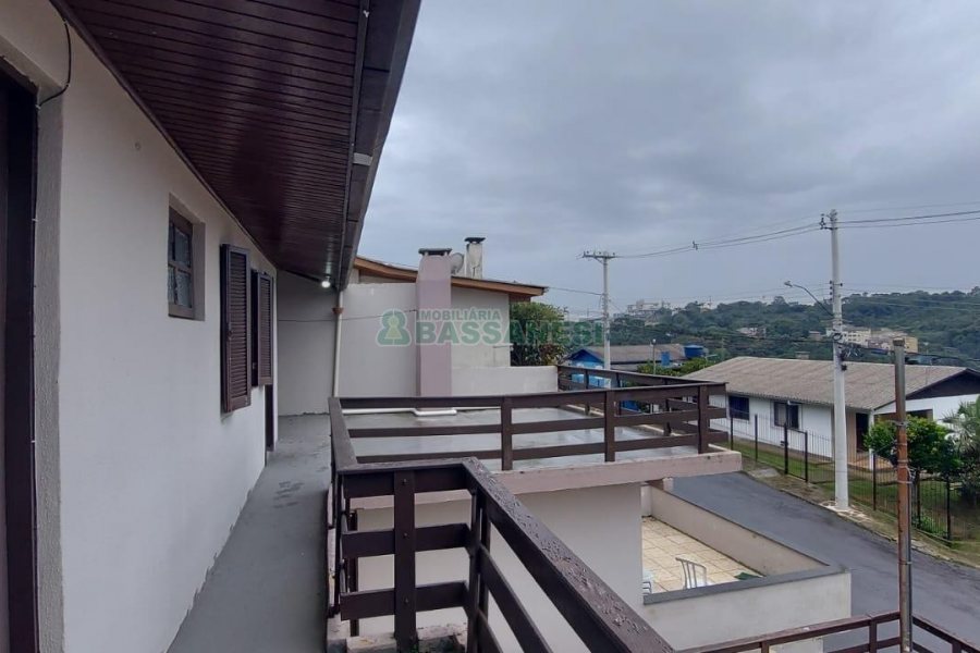Casa com 54m², 3 dormitórios, 1 vaga, no bairro São Cristóvão em Caxias do Sul para Alugar