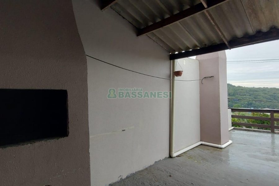 Casa com 54m², 3 dormitórios, 1 vaga, no bairro São Cristóvão em Caxias do Sul para Alugar