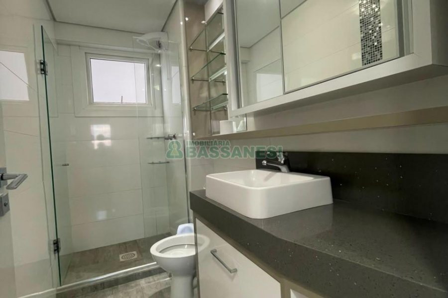 Apartamento com 92m², 3 dormitórios, 2 vagas, no bairro Rio Branco em Caxias do Sul para Alugar ou Comprar
