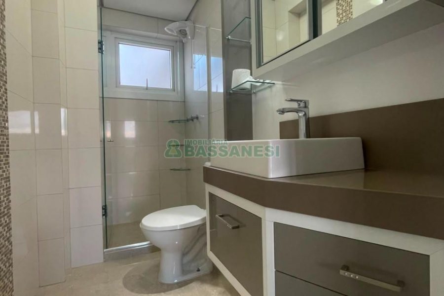 Apartamento com 92m², 3 dormitórios, 2 vagas, no bairro Rio Branco em Caxias do Sul para Alugar ou Comprar
