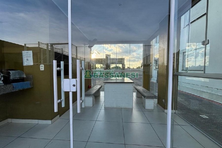 Apartamento com 57m², 2 dormitórios, 1 vaga, no bairro Santa Catarina em Caxias do Sul para Alugar