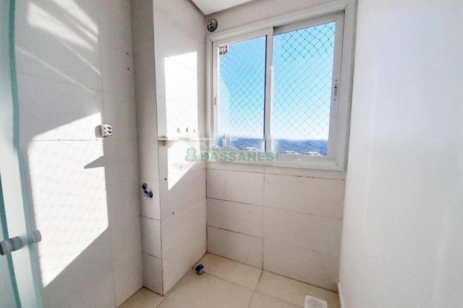 Apartamento com 57m², 2 dormitórios, 1 vaga, no bairro Santa Lúcia em Caxias do Sul para Alugar