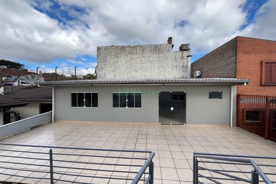 Apartamento com 62m², 2 dormitórios, 1 vaga, no bairro Santa Catarina em Caxias do Sul para Alugar