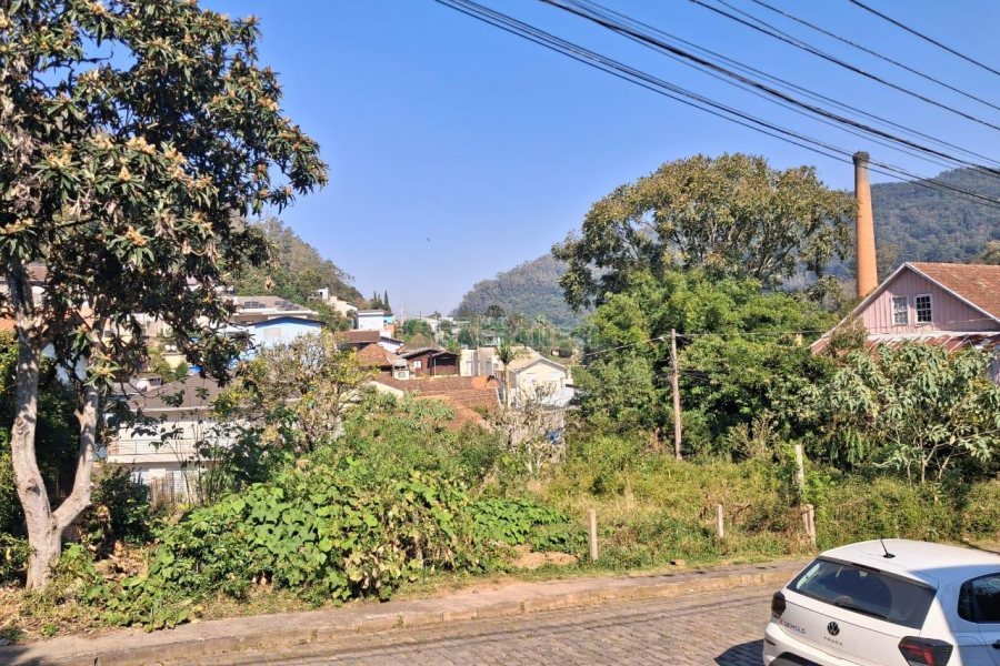Terreno com 348m², no bairro Galópolis em Caxias do Sul para Comprar