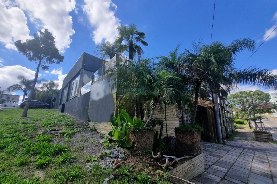 Loja com 400m², no bairro Medianeira em Caxias do Sul para Alugar