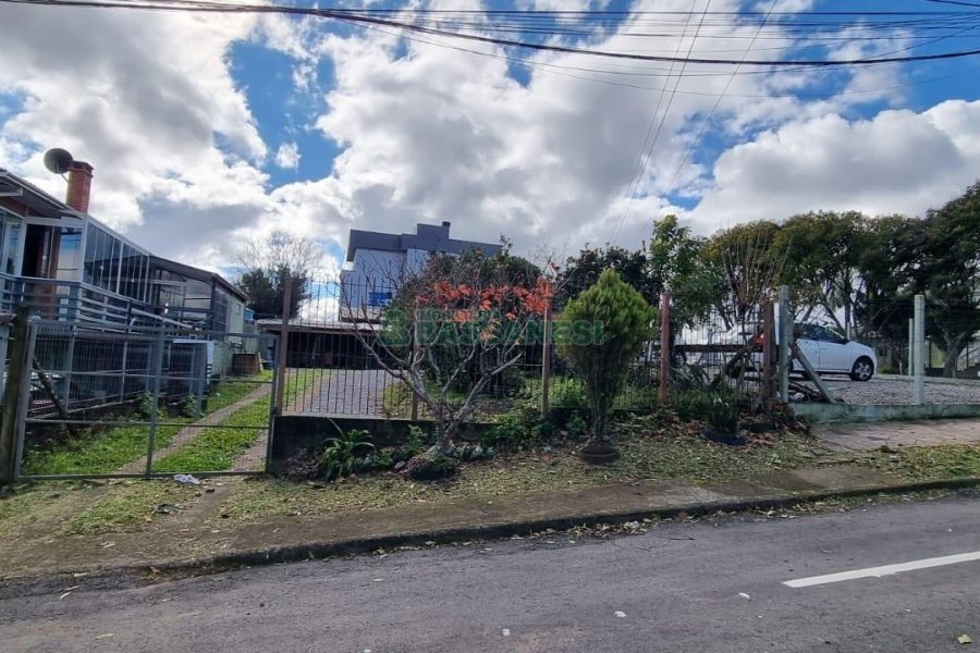 Terreno com 326m², no bairro Santa Lúcia em Caxias do Sul para Comprar