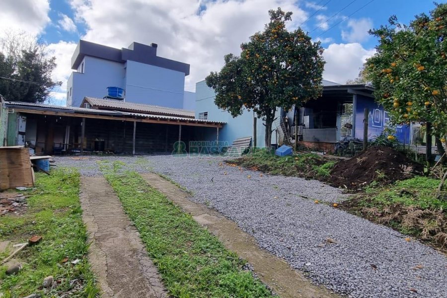Terreno com 326m², no bairro Santa Lúcia em Caxias do Sul para Comprar