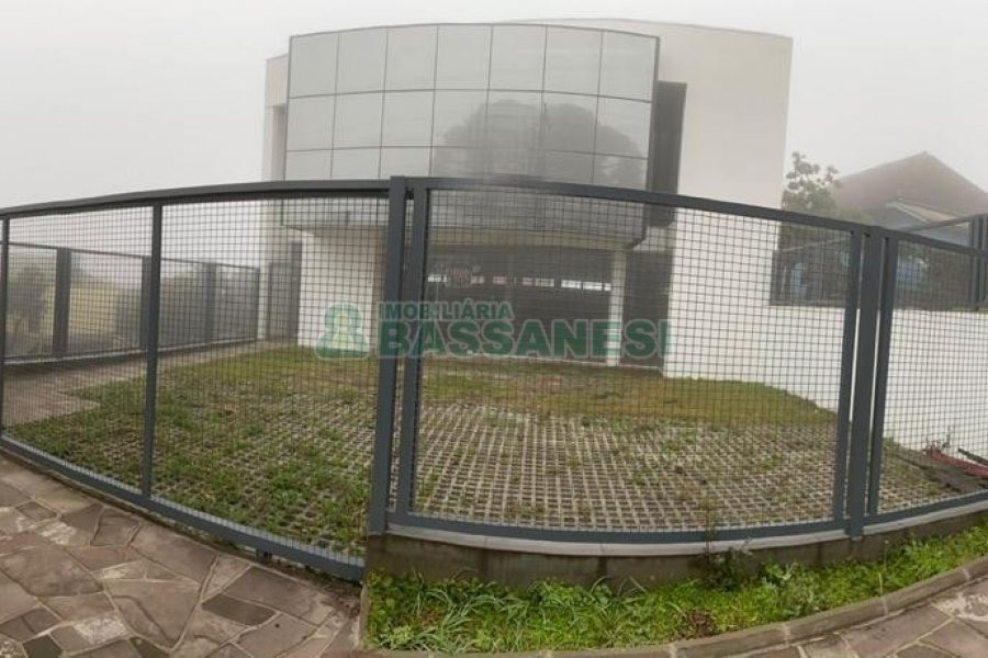 Pavilhão com 346m², no bairro Diamantino em Caxias do Sul para Alugar