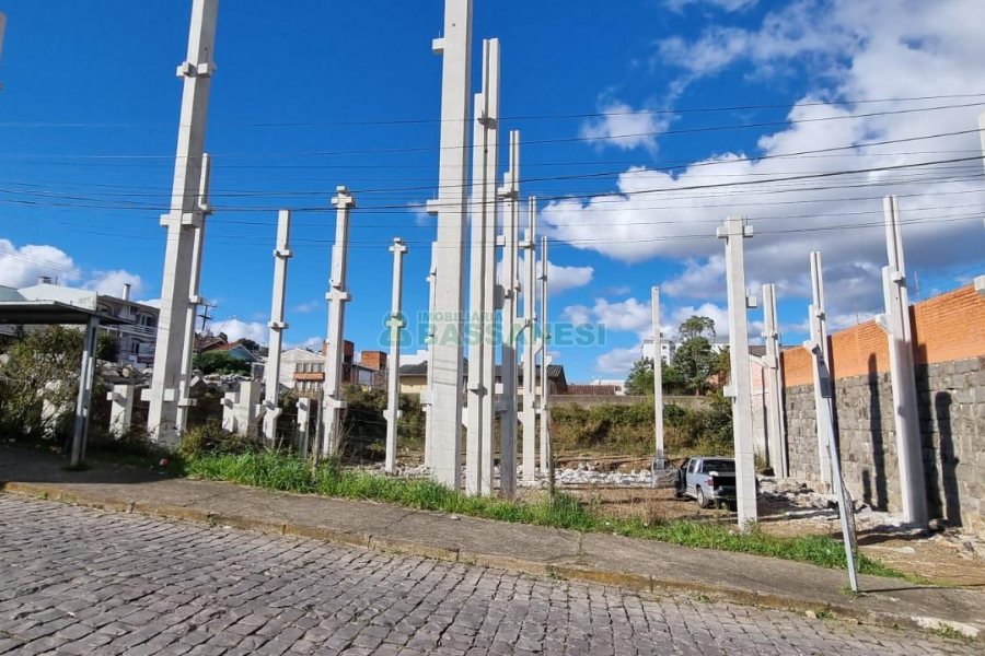 Pavilhão com 800m², no bairro Nossa Senhora de Fátima em Caxias do Sul para Alugar