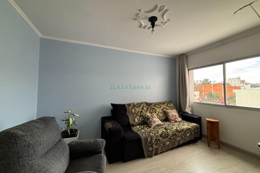 Apartamento com 75m², 3 dormitórios, 1 vaga, no bairro Pio X em Caxias do Sul para Alugar