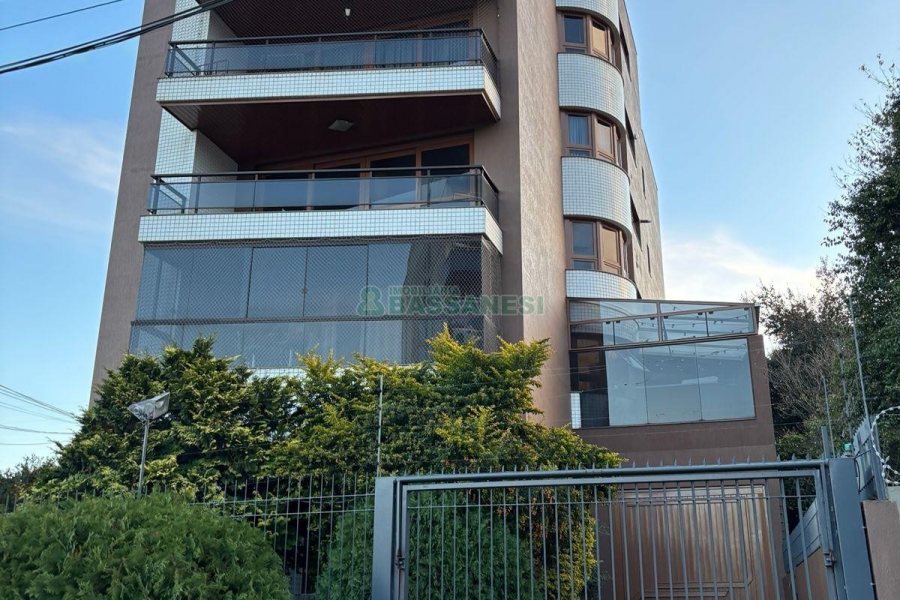 Apartamento com 195m², 3 dormitórios, 2 vagas, no bairro Colina Sorriso em Caxias do Sul para Alugar