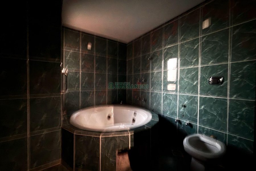 Apartamento com 195m², 3 dormitórios, 2 vagas, no bairro Colina Sorriso em Caxias do Sul para Alugar