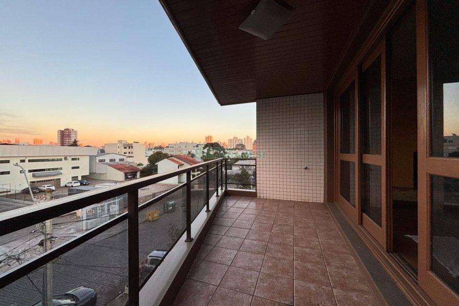 Apartamento com 195m², 3 dormitórios, 2 vagas, no bairro Colina Sorriso em Caxias do Sul para Alugar