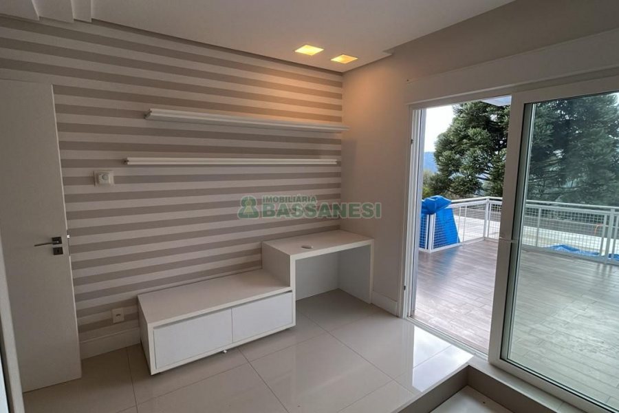 Casa com 400m², 2 dormitórios, 2 vagas, no bairro Ana Rech em Caxias do Sul para Alugar