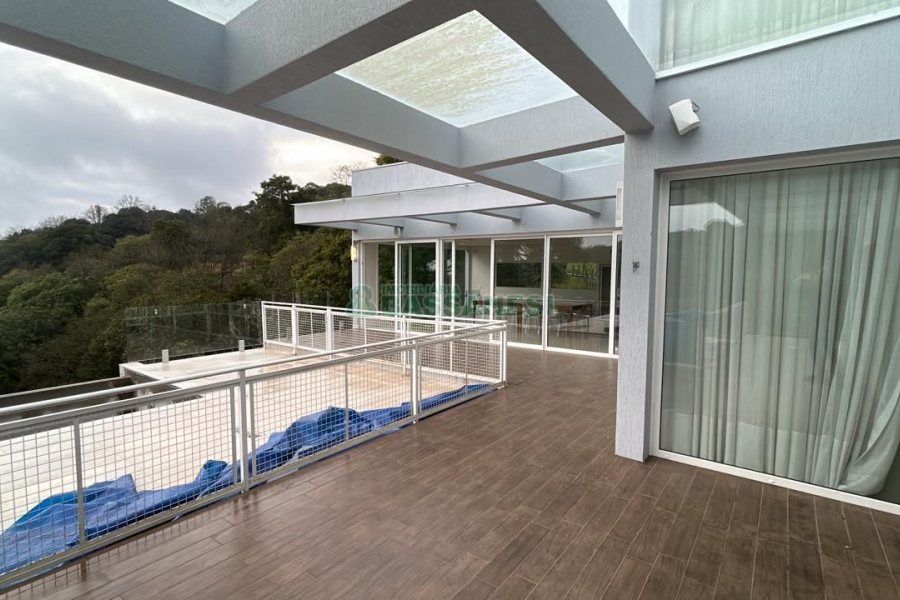 Casa com 400m², 2 dormitórios, 2 vagas, no bairro Ana Rech em Caxias do Sul para Alugar