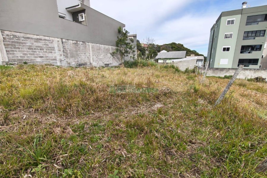 Terreno com 360m², no bairro São Luiz em Caxias do Sul para Comprar