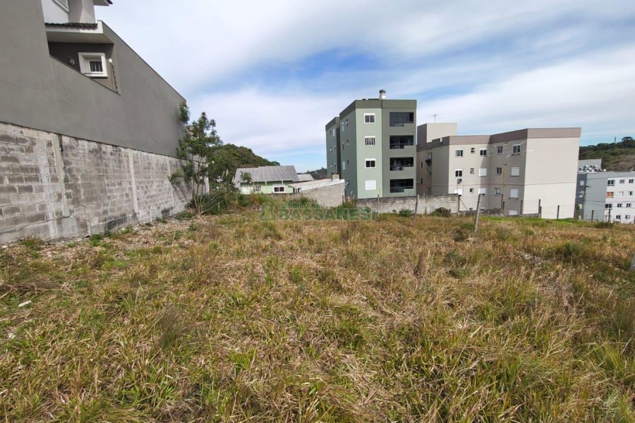 Terreno com 360m², no bairro São Luiz em Caxias do Sul para Comprar