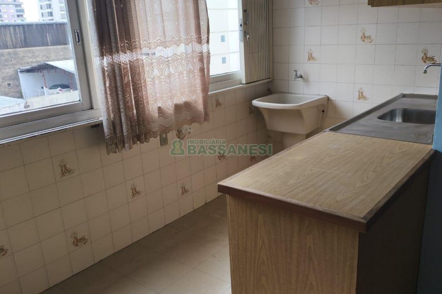 Apartamento com 51m², 2 dormitórios, no bairro Centro em Caxias do Sul para Comprar
