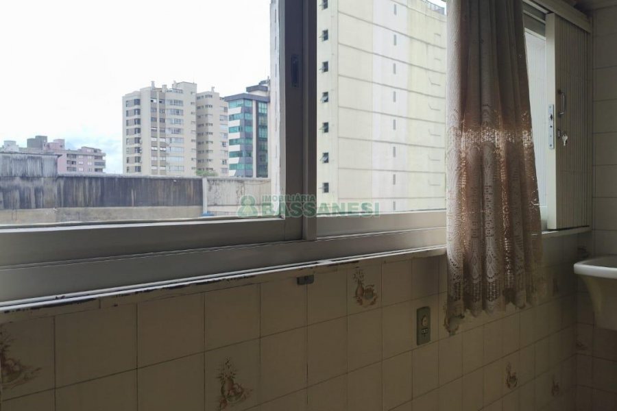 Apartamento com 51m², 2 dormitórios, no bairro Centro em Caxias do Sul para Comprar